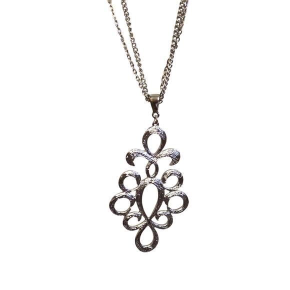 Necklace Jessica Simpson Double Chain Ornate Statement Pendant 30" L SKU 2255 - Picture 3 of 10